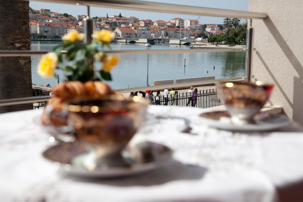 Apartments Svjetlana Trogir Kültér fotó