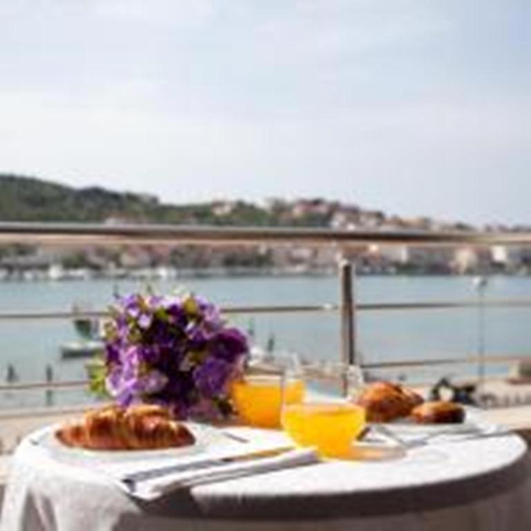 Apartments Svjetlana Trogir Kültér fotó